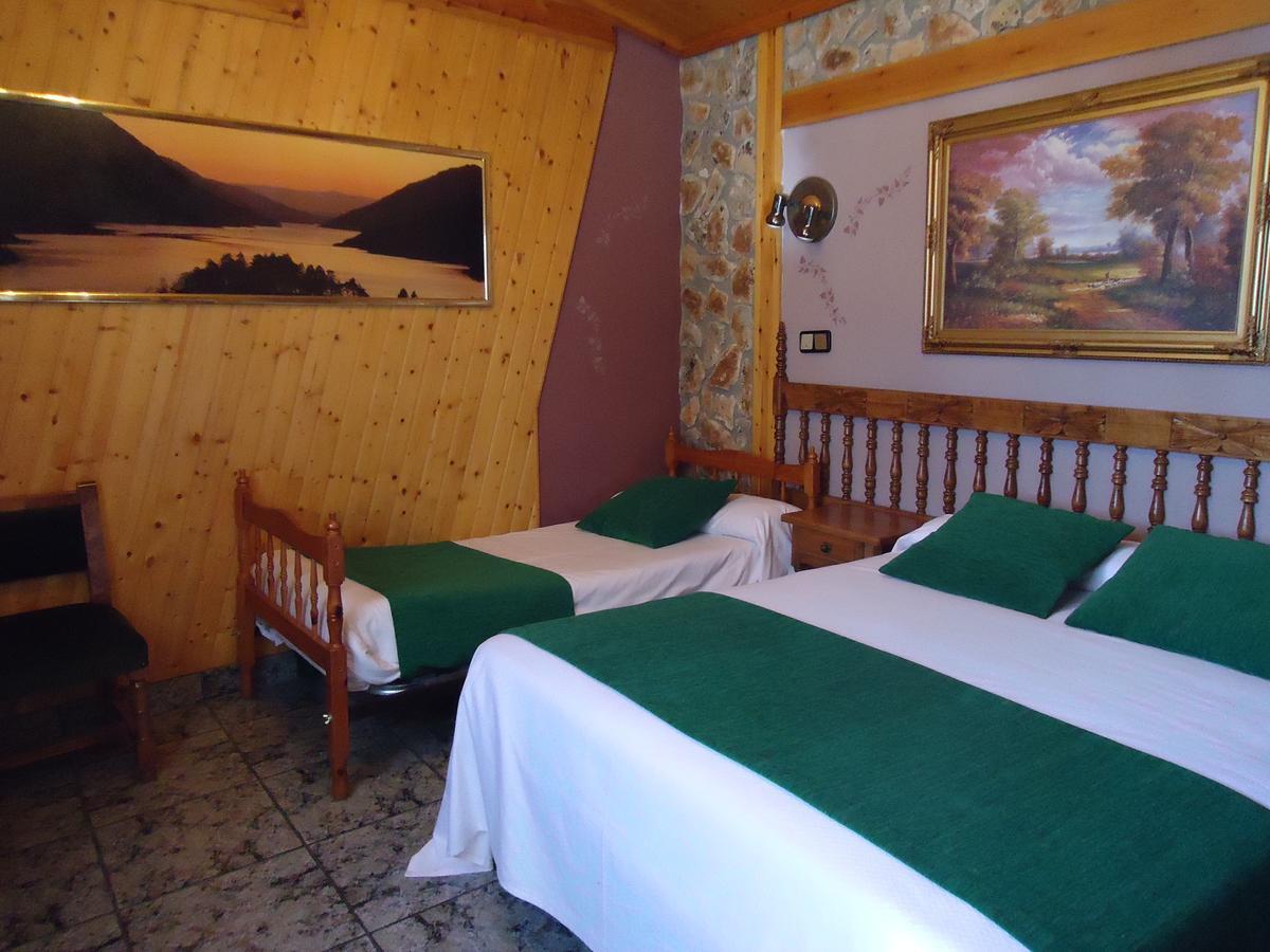 Picon Del Conde Hotel Monasterio de Rodilla Buitenkant foto