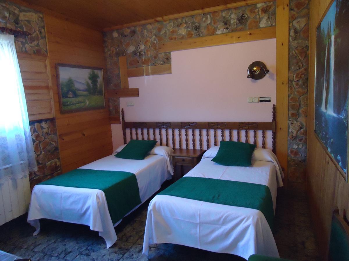 Picon Del Conde Hotel Monasterio de Rodilla Buitenkant foto