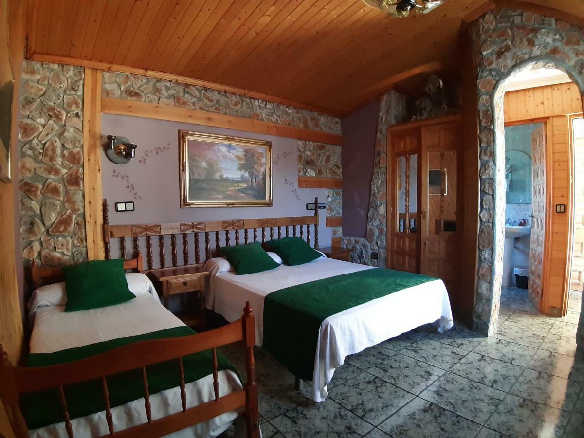 Picon Del Conde Hotel Monasterio de Rodilla Buitenkant foto